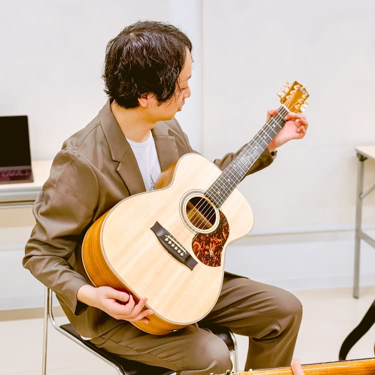 講師は現役のプロギタリスト